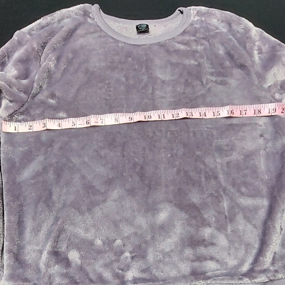 Cold Crush pullover sweater, super soft, women's size medium. - Picture 4 of 9